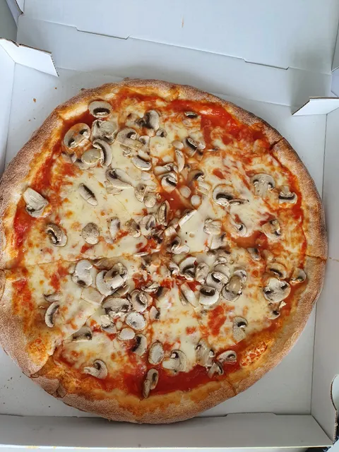 Pacha Pizza by silvio