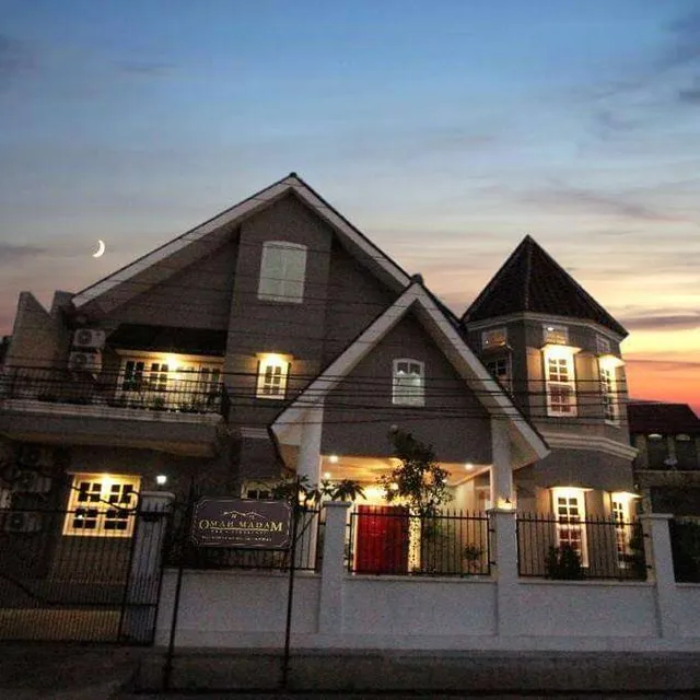 Omah Madam Bed & Breakfast