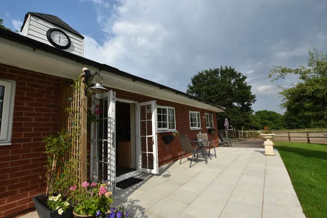 Little Rushbrook Cottages