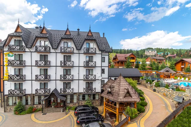 Готель Під Стріхою Буковель