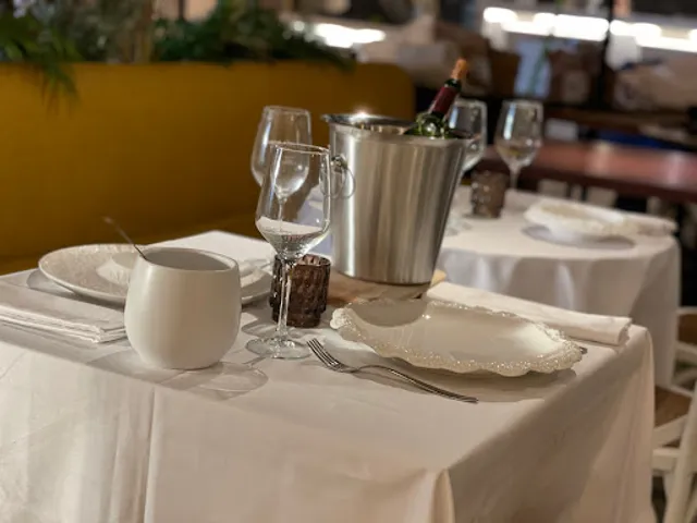 Klova i Kava Restaurant