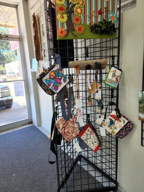 Artisan Depot Gallery & Gift Shop?Local Arts and Crafts