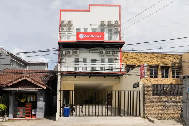 RedDoorz @ Kemanggisan Raya