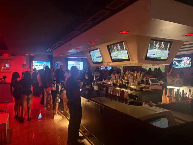 The White House Las Vegas Restaurant & Hookah Lounge