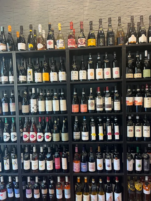 Raspo Urbano Wine Shop