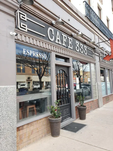 Restaurant and Bar 333