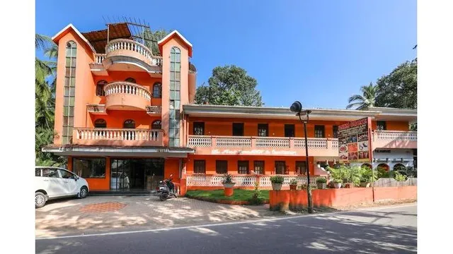 OYO Palmgrove Residency