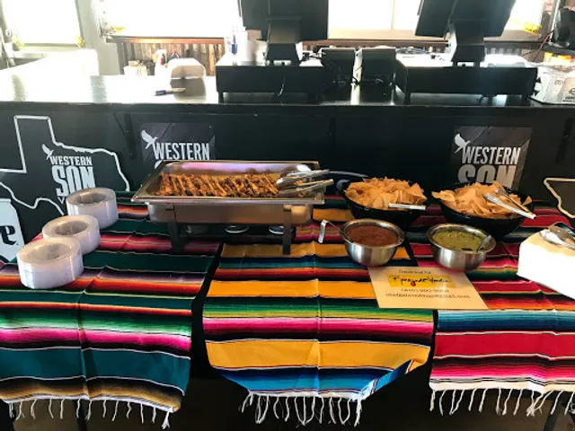 Renegade Foodie- Food Truck @ The Center of The Universe- Hills & Dales Ice House Back Patio