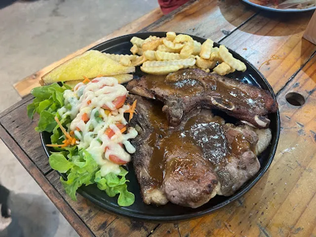 Hipster Steak (ฮิปสเตอร์สเต็กลำโพบางบัวทอง)