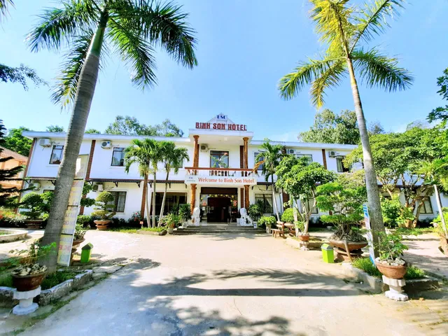 Hotels - Restaurants Binh Son