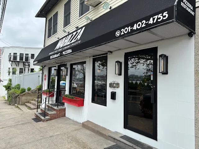 Wahizza Pizzeria & Restaurant ( Italian- Dominican )