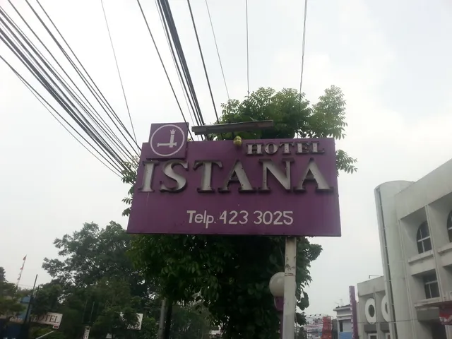 Istana Hotel Bandung Mitra RedDoorz