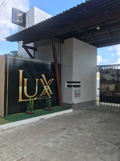 Lux Motel