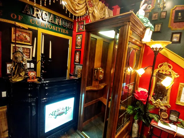Curia Arcanum's House of Curiosities