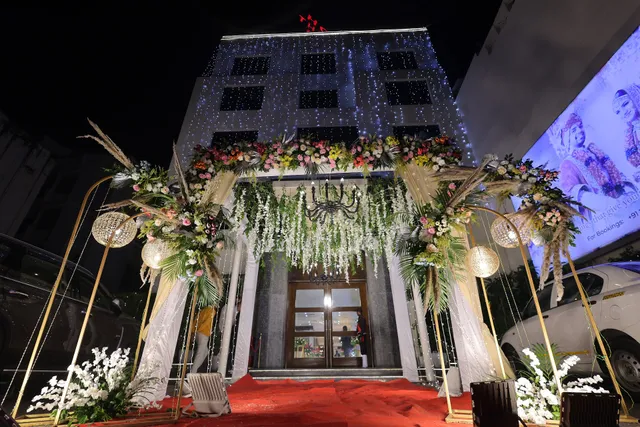 The Grand Radiant-3 Star Hotel in Lucknow