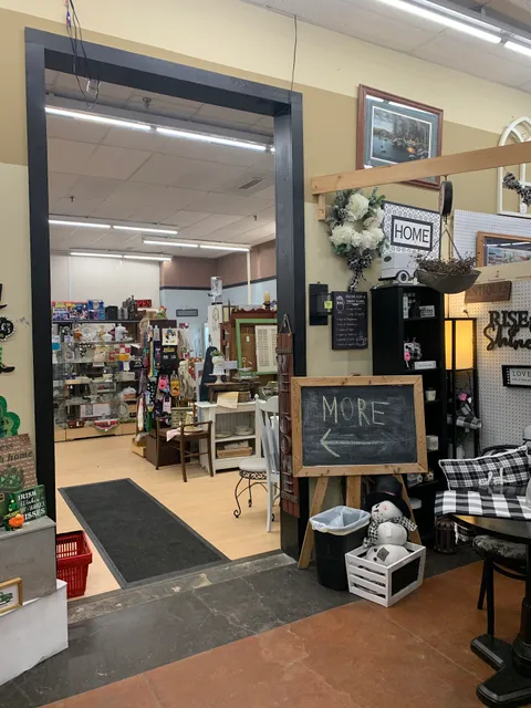 Lakeview Antiques & Collectables