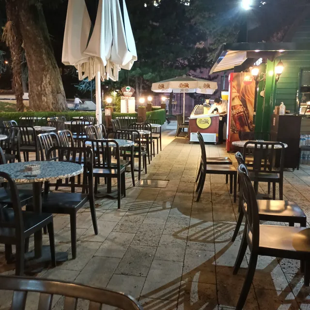 Çınar Cafe