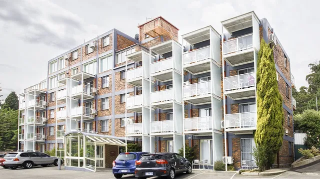 Adina Place Motel Apartments