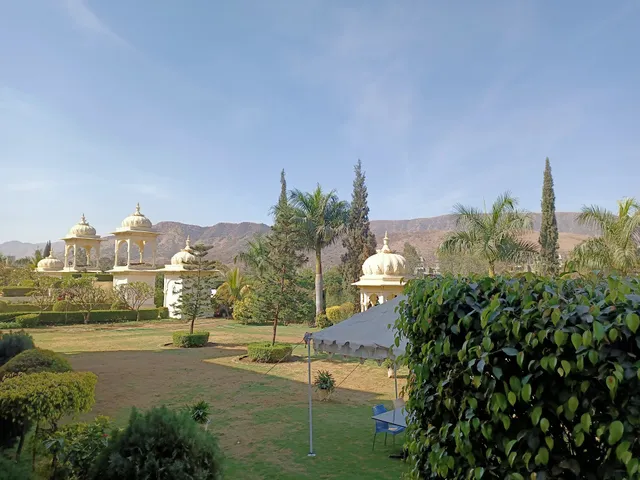Paras Hill Resort