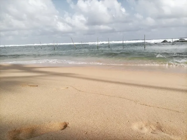 Heenwella Beach (හීන්වැල්ල වෙරළ තීරය)
