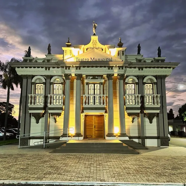 Cine Teatro Municipal "Francesco Pomilio"