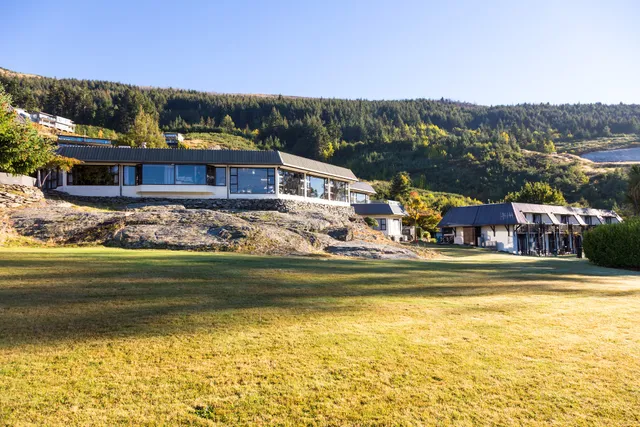 Holiday Inn Queenstown Frankton Road by IHG