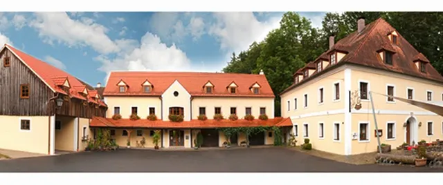Landhotel Kahrmühle - Radomira & Josef Eichermüller