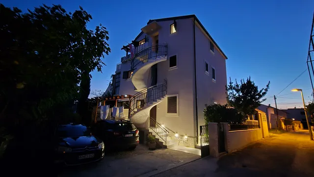 Apartments Anka & Kreshimir