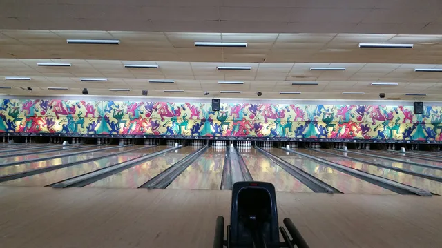 Royal Z Lanes-Spring Valley
