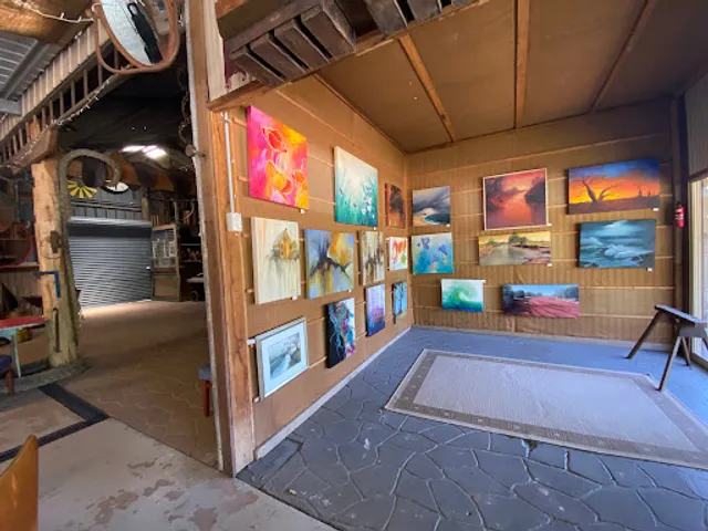 The Crossing Art Gallery Cafe