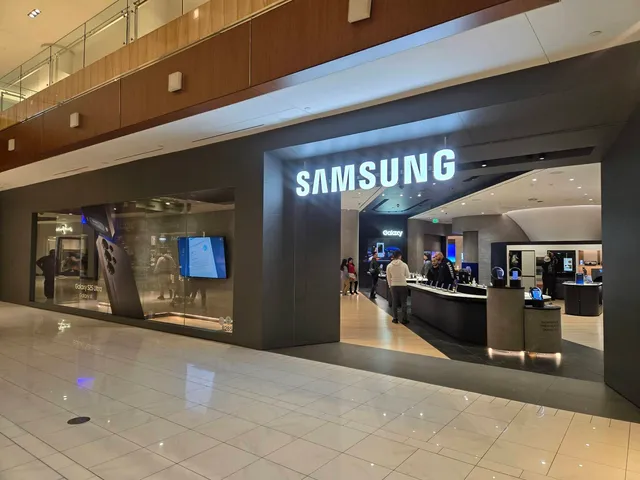 Samsung Experience Store The Galleria