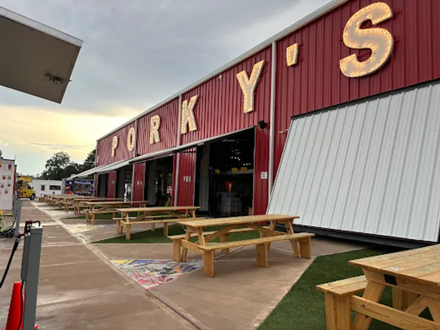 Porky's Backyard Food Truck Park