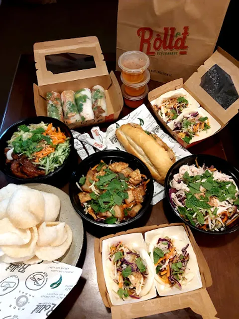 Roll'd Victoria Gardens