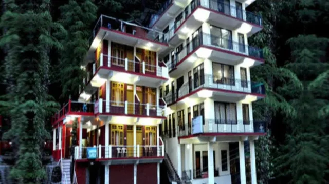 Hotel Four Season Bhagsunag