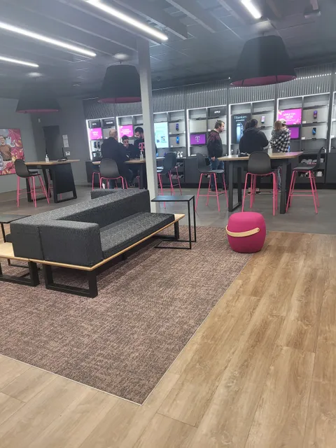 T-Mobile Experience Store
