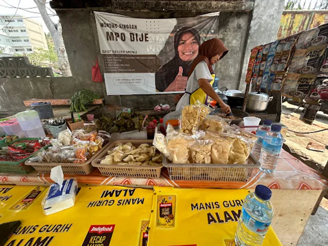 WARUNG SINGGAH Gado Gado &Pelecing Mpok Dije