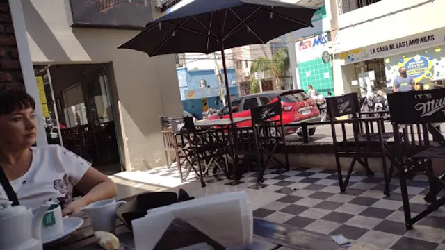 Filomena Café & Resto