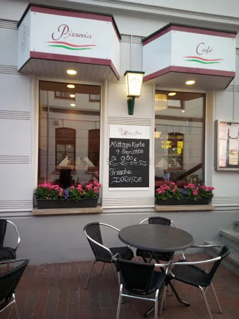 L'Osteria Apulien Leer