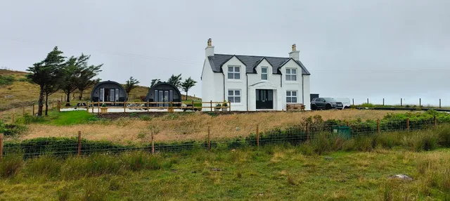 Glendrynoch Cottages