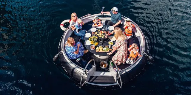 Skuna - Sauna, BBQ, Hot Tub & Igloo Boats (Canary Wharf)