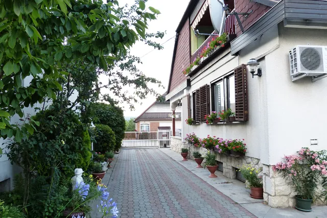 Família Panzió Pannonhalma