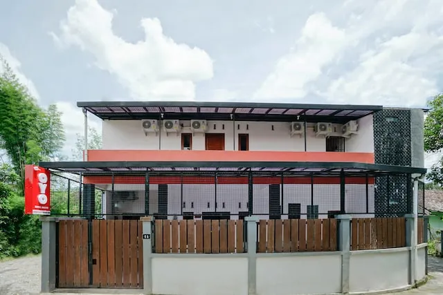 Super OYO 3006 Falisha Homestay Syariah