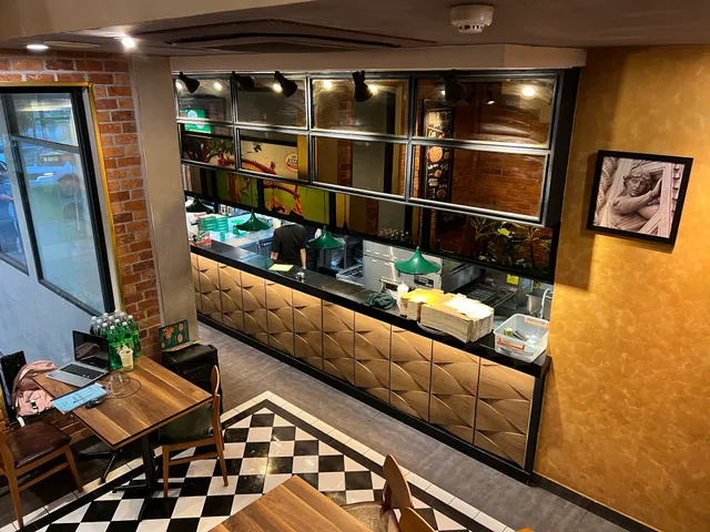 The Pizza Company Song Hành