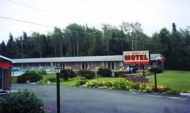 Capri Motel - Mackinaw City