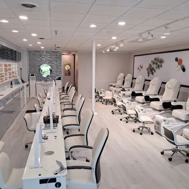 ZenAway Nail & Massage Spa (Best Place for Couples Massage)