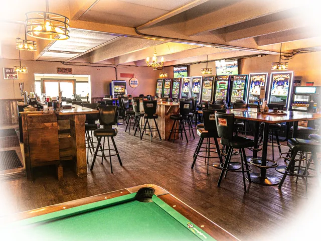 Lakes Restaurant & Bar