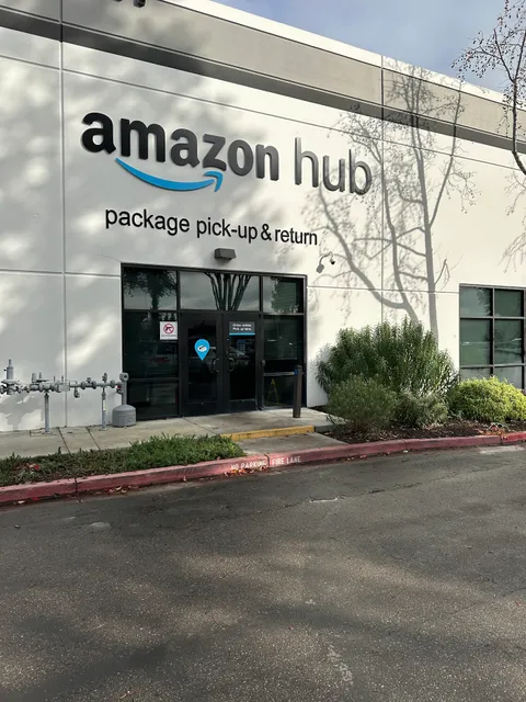 Amazon Delivery Station - DXC8