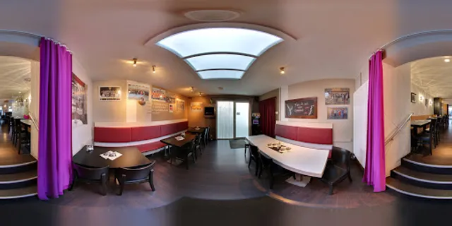 Louis - Cafe & Bistro