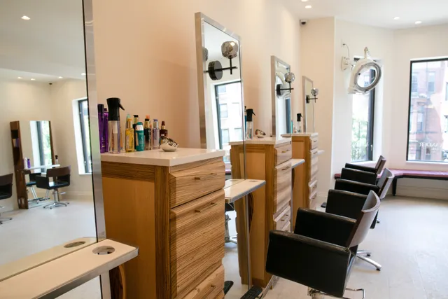 Alexander Safar Salon