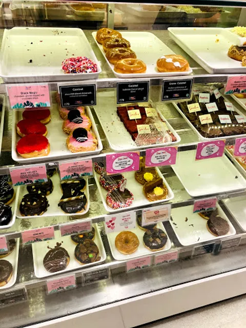 Super Donuts: American Eatery and Bakery